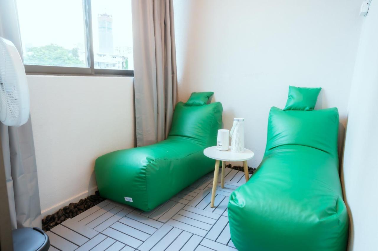 420 Hostel - Ekkamai Buds & Beds 방콕 외부 사진