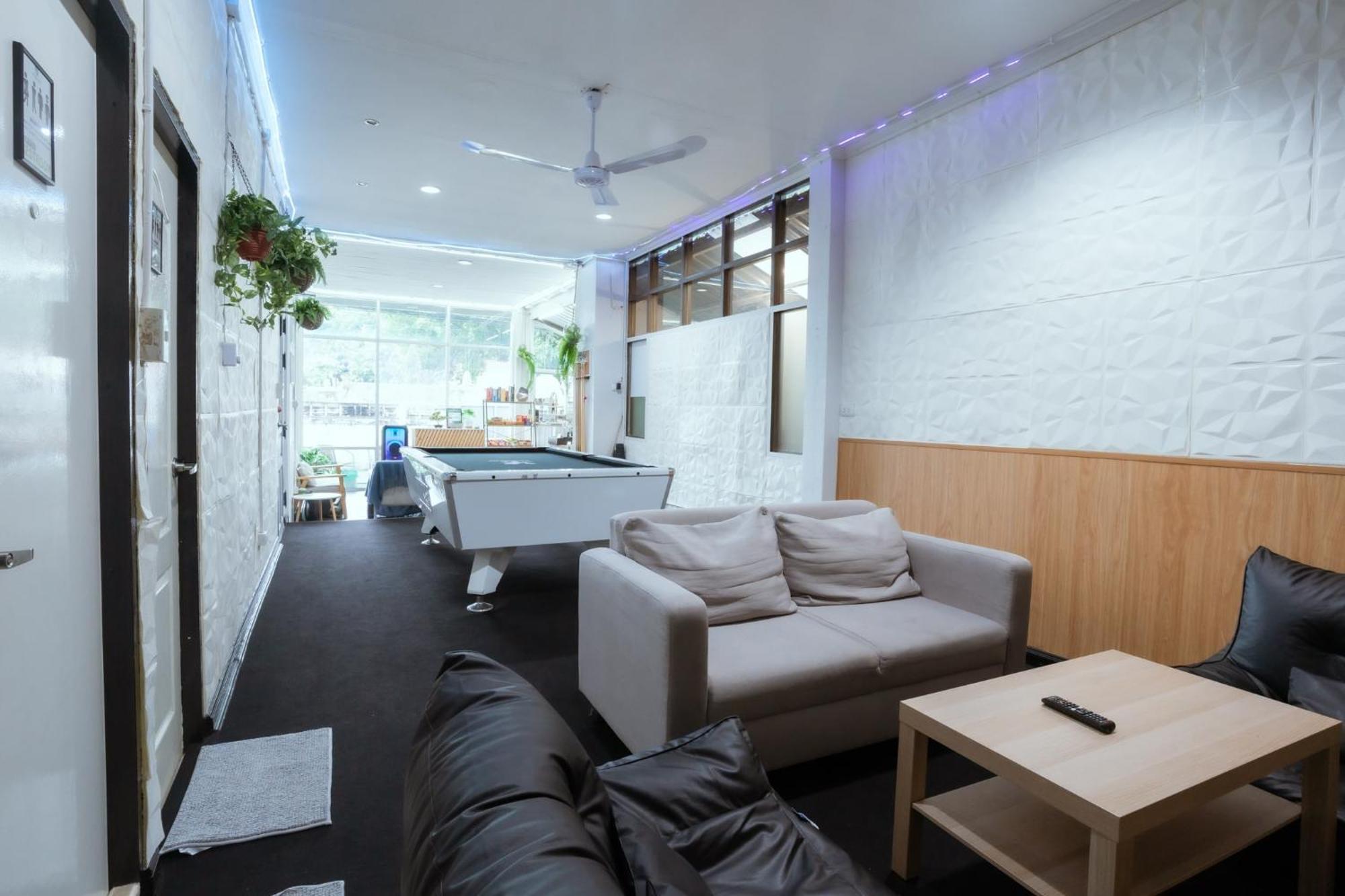 420 Hostel - Ekkamai Buds & Beds 방콕 외부 사진