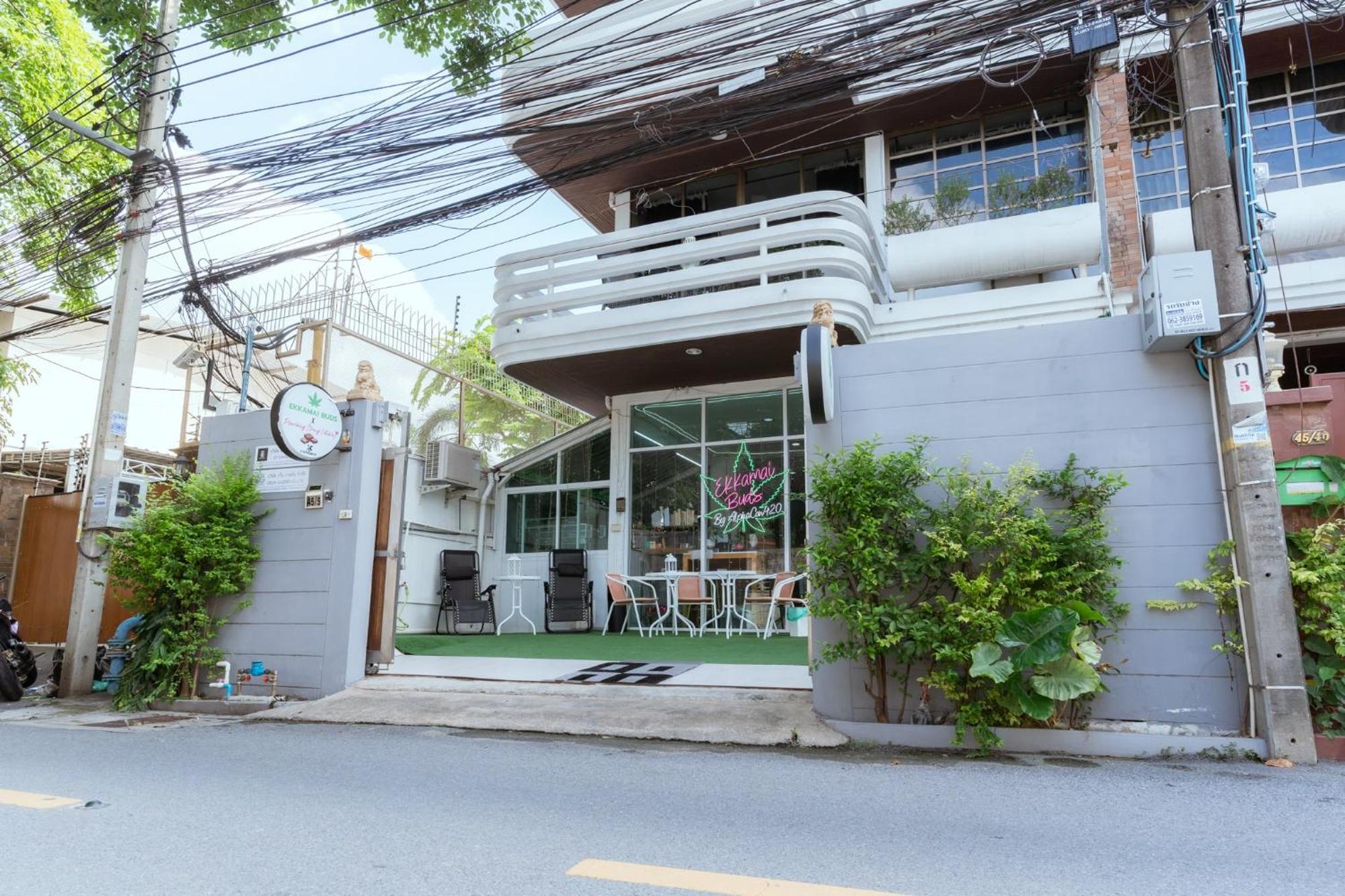 420 Hostel - Ekkamai Buds & Beds 방콕 외부 사진
